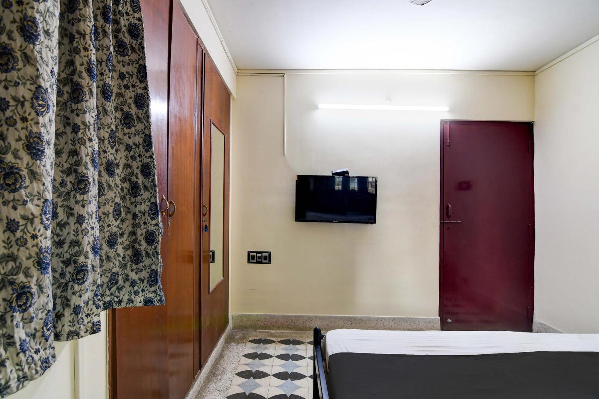 Oyo Simplex Guest House Behala โกลกาตา ภายนอก รูปภาพ