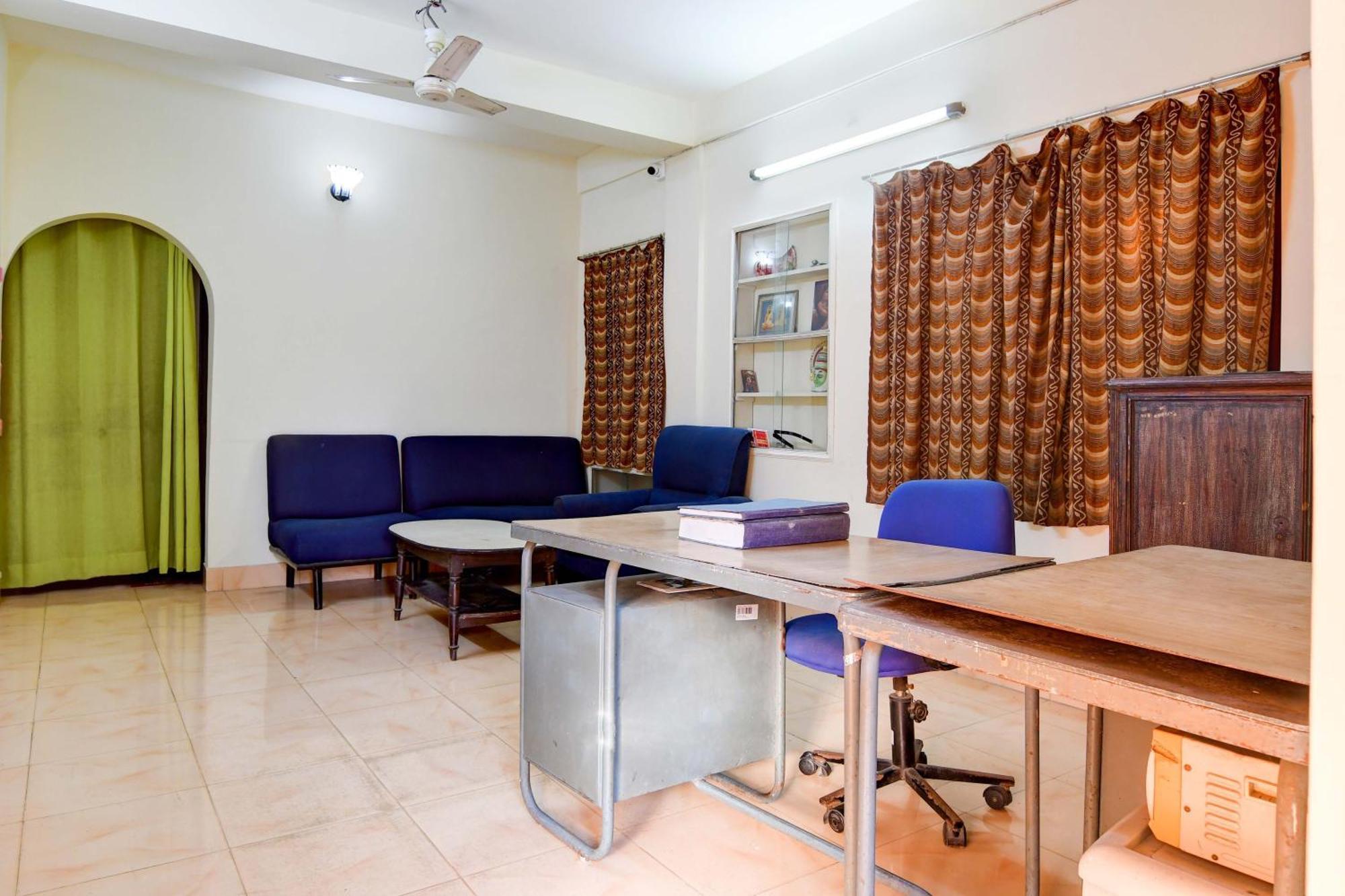 Oyo Simplex Guest House Behala โกลกาตา ภายนอก รูปภาพ