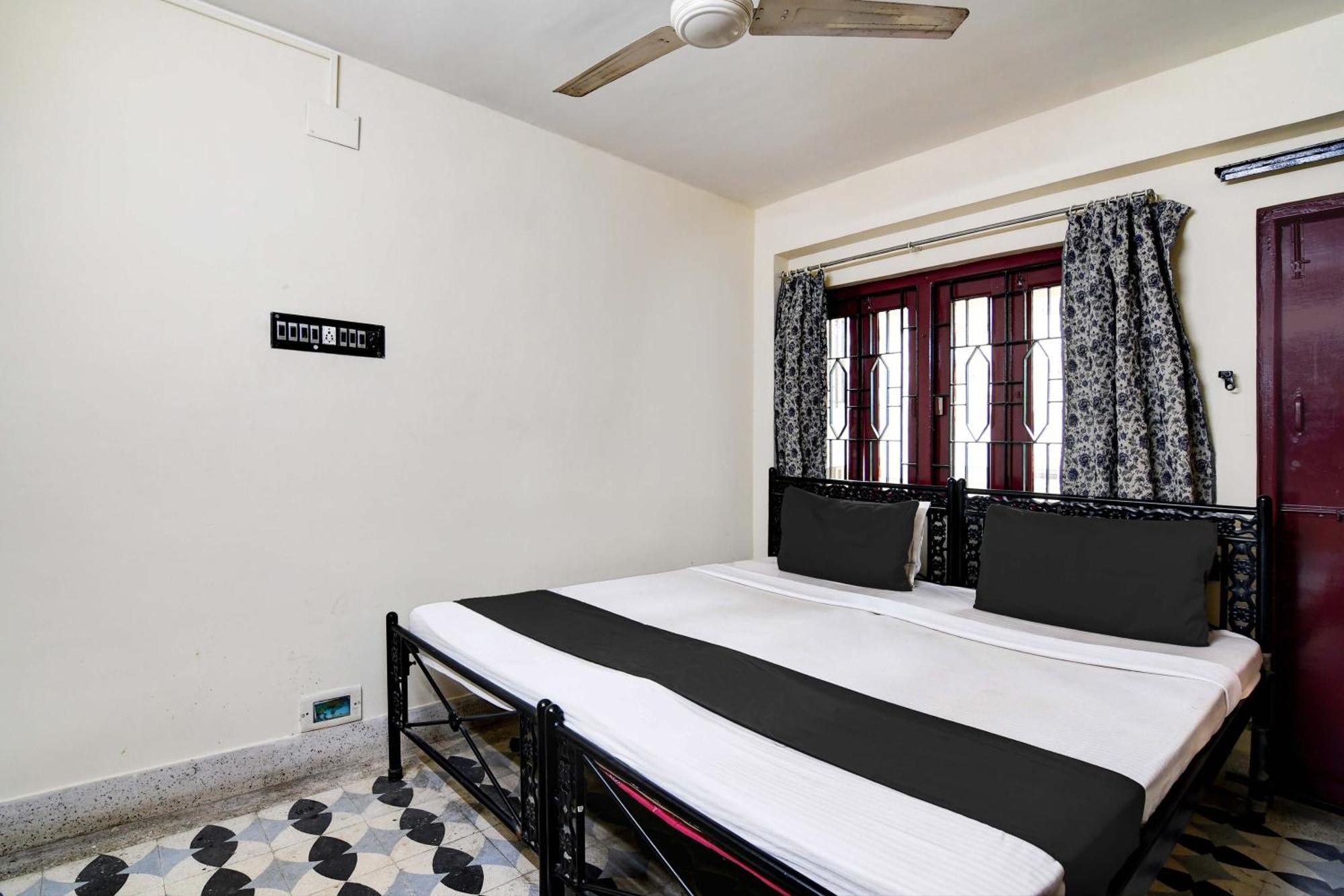 Oyo Simplex Guest House Behala โกลกาตา ภายนอก รูปภาพ