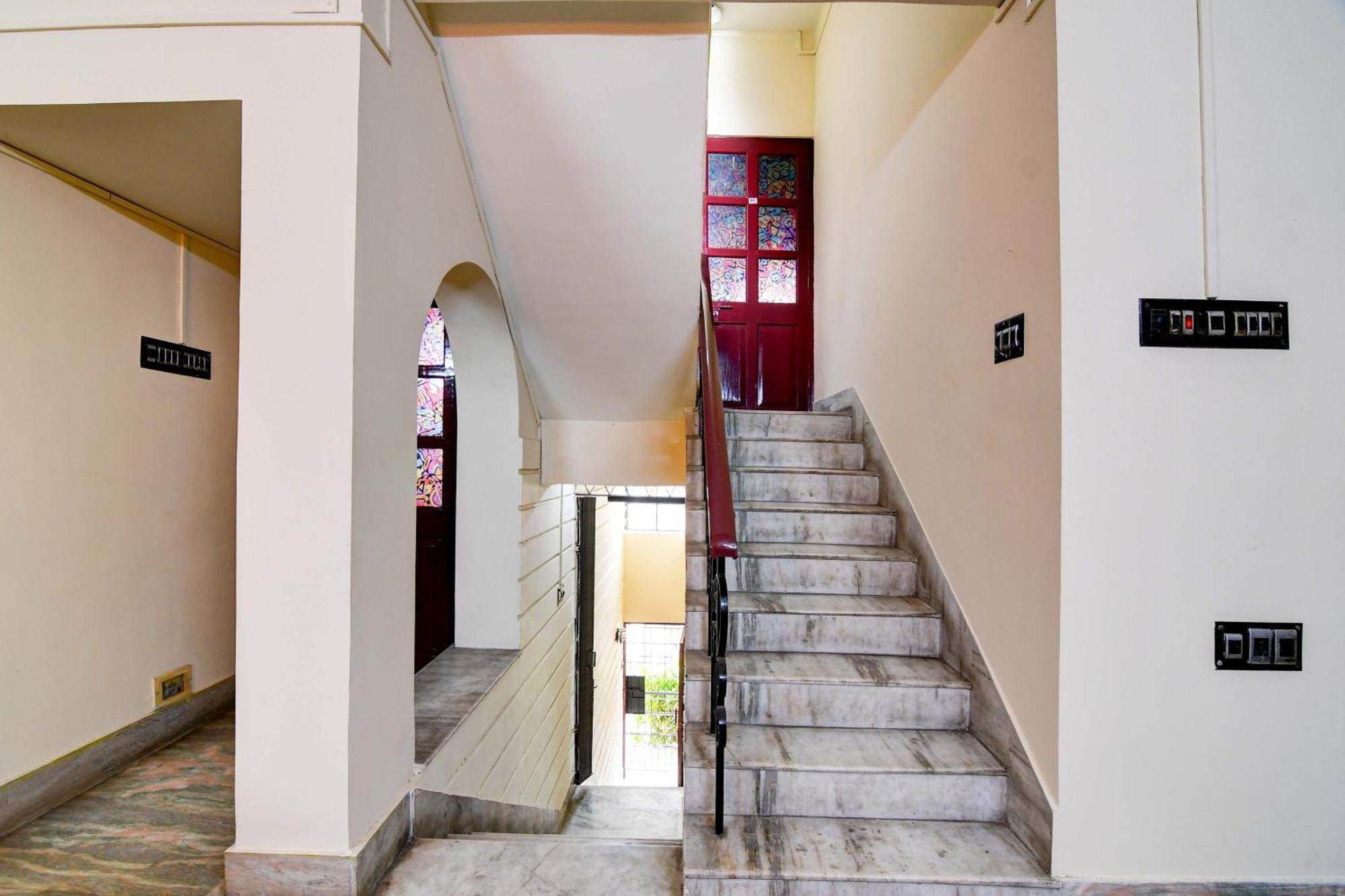 Oyo Simplex Guest House Behala โกลกาตา ภายนอก รูปภาพ