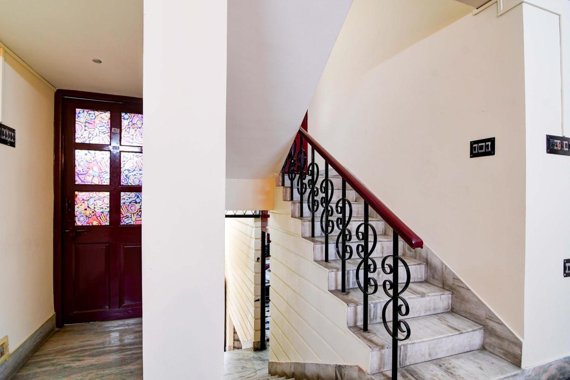 Oyo Simplex Guest House Behala โกลกาตา ภายนอก รูปภาพ