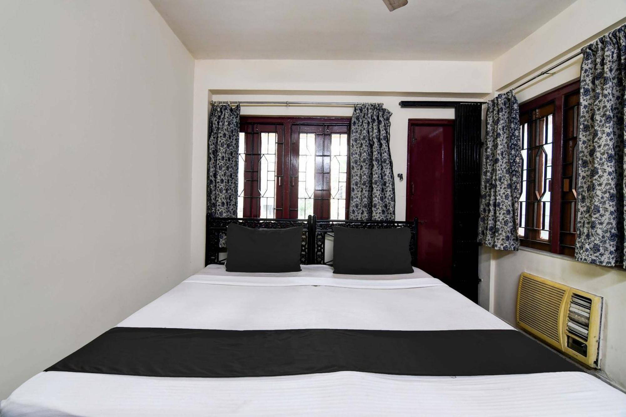 Oyo Simplex Guest House Behala โกลกาตา ภายนอก รูปภาพ