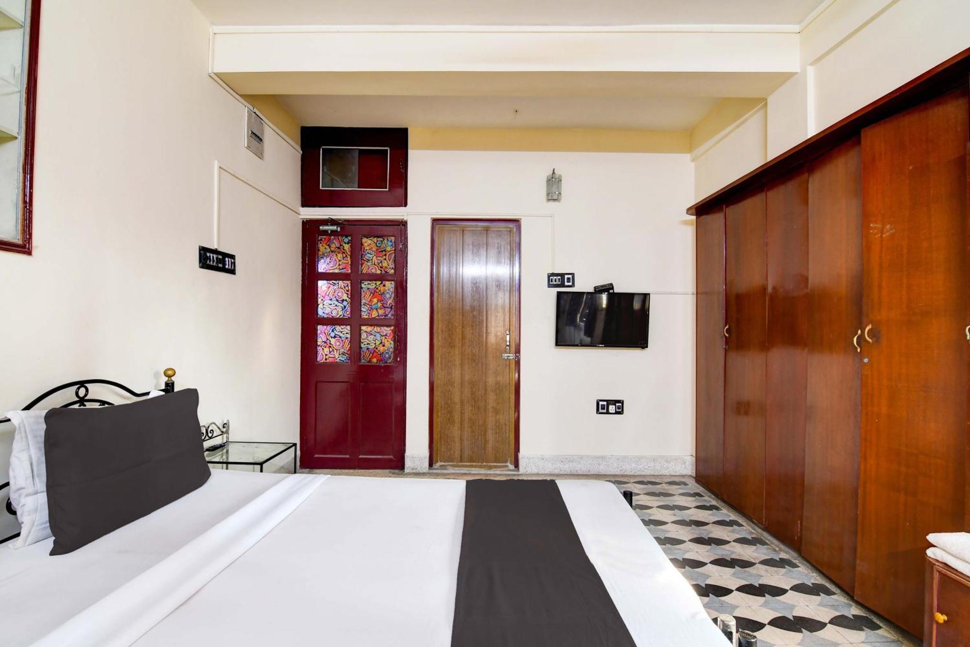 Oyo Simplex Guest House Behala โกลกาตา ภายนอก รูปภาพ